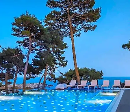 Valamar Carolina & Szálloda 4*