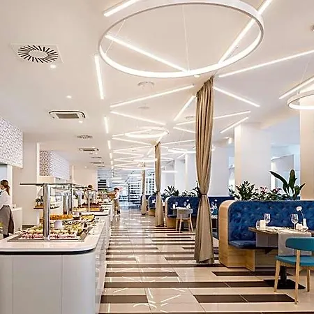 Valamar Carolina & Szálloda