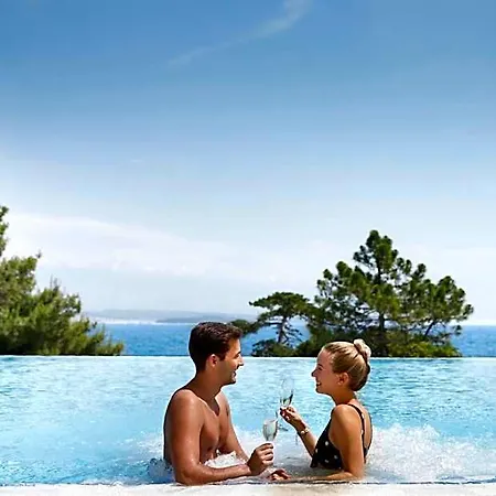 Szálloda Valamar Carolina & 4*
