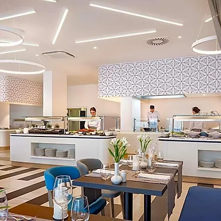 Szálloda Valamar Carolina & Rab Town